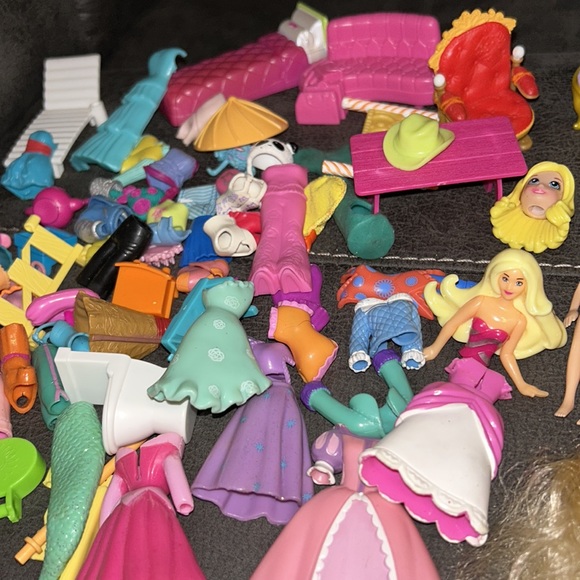 Polly Pocket dolls and more! - Picture 3 of 10